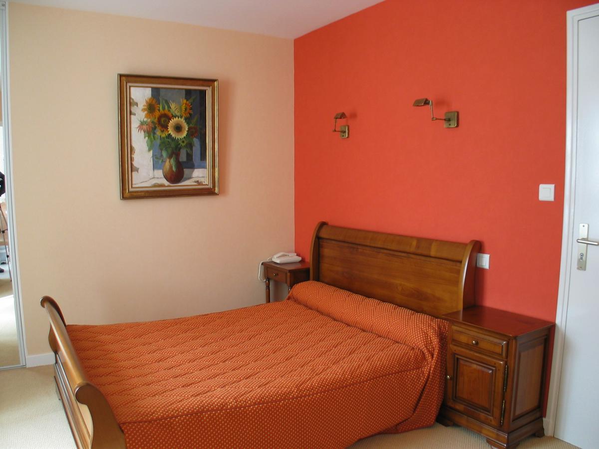 Le Pelican Hotel Rochefort-en-Terre Exterior photo