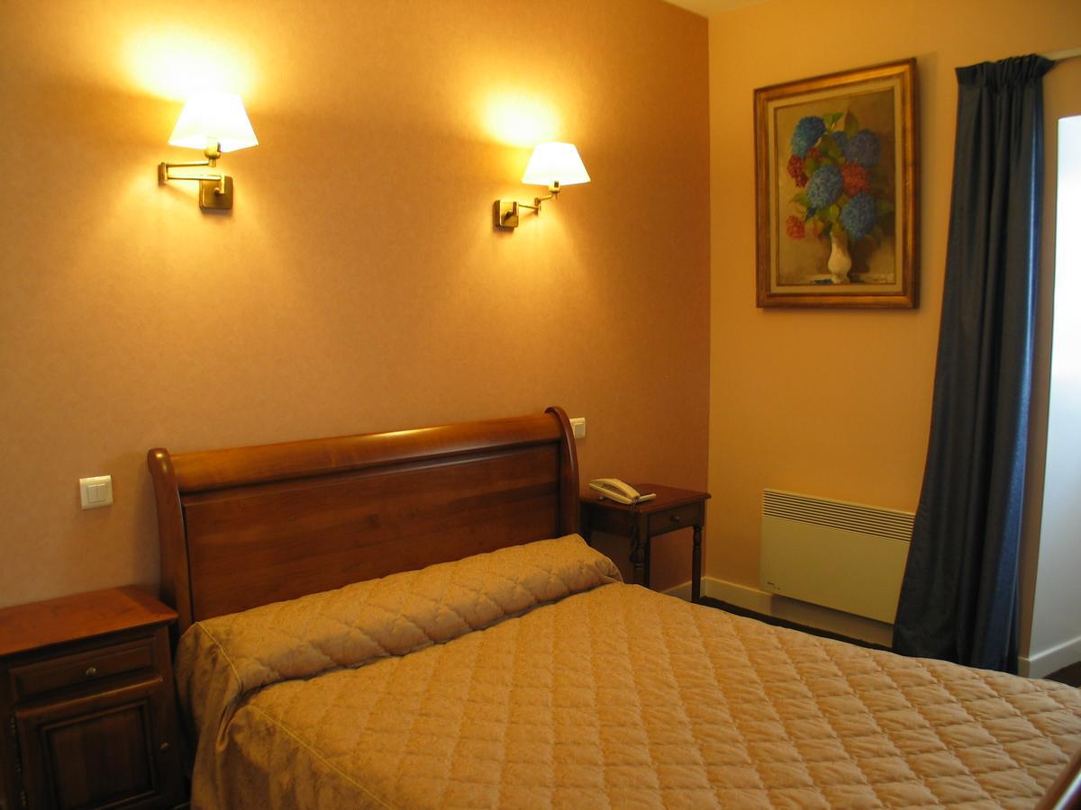 Le Pelican Hotel Rochefort-en-Terre Exterior photo